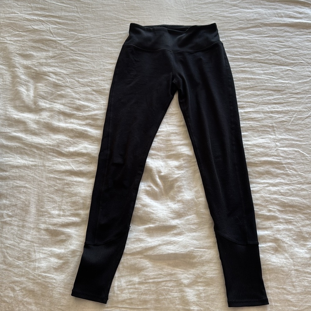 ALO Yoga Black Leggings - Picture 5 of 6